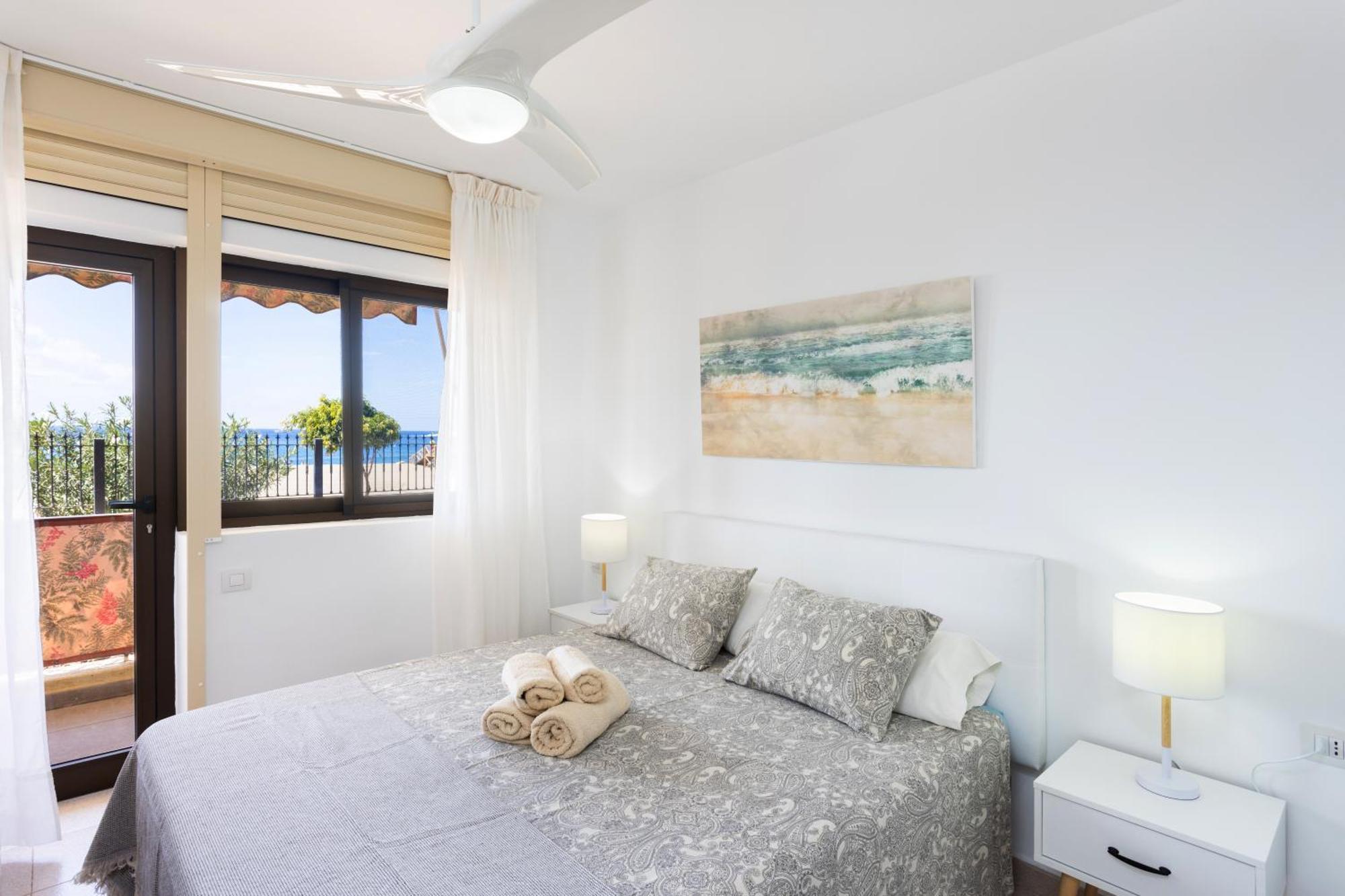Frontline Playa Las Vistas With Pool, Parking, Sea Los Cristianos  Exterior foto